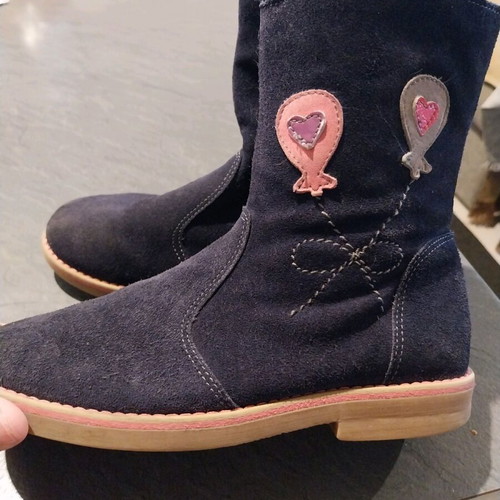 Amica boots size 31 like new, blue suede with arch support