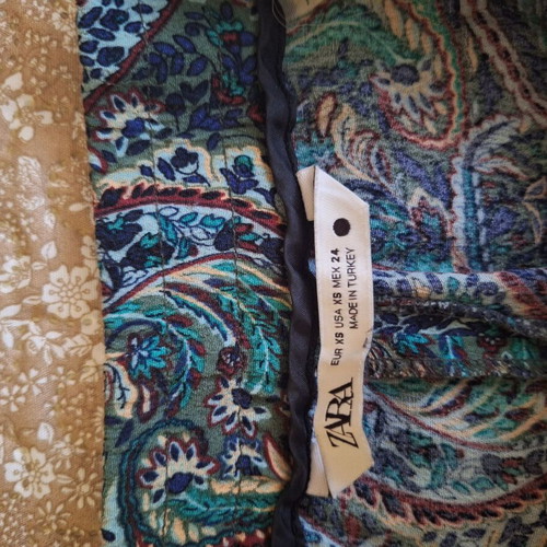 Zara women's pants with wide charleston cut and multicolor paisley print, like new