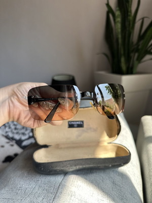 Chanel sunglasses 2010s black and brown