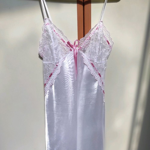Satin robe and nightgown set like new, white and pink