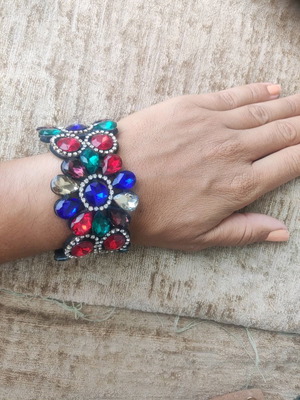 Glamorous bracelet with multicolored crystals and rhinestones