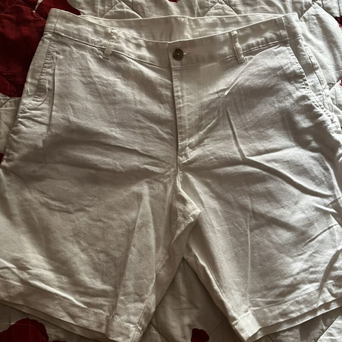 Zara men's white bermuda shorts