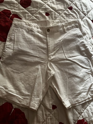 Zara men's white bermuda shorts