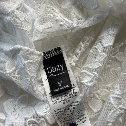 Shein Dazy Lace Top Size M with Adjustable Straps like new, white