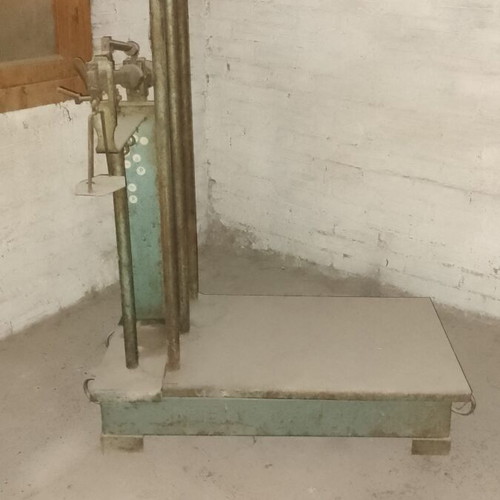 Vintage platform scale used, ex-shop item