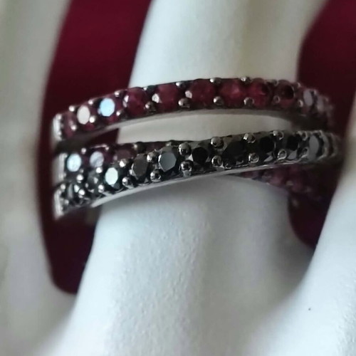 Silver ring 925 with red and black sapphires, new