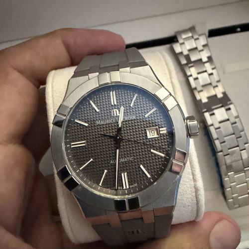 Maurice Lacroix Aikon Automatic Date 42 mm watch like new