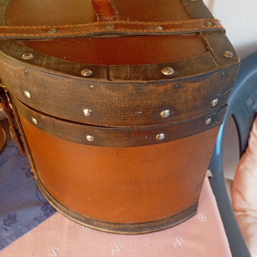 Collectible decorative box hatbox used, vintage style, leather and wood, Beijing 2008 Olympics