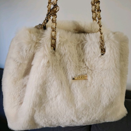 BSB fur shoulder bag new, beige with gold chain and detachable wallet