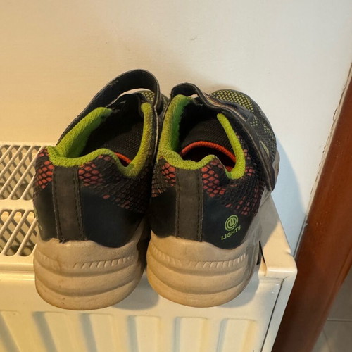 Skechers athletic shoes size 28 used, comfortable and lightweight