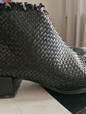 Vavoulas Leather Ankle Boots Used Black Size 37