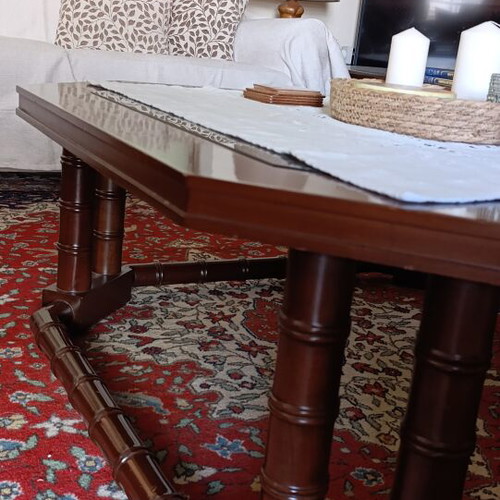 Walnut coffee table Leonidas Varagkis like new, 110x110x43 cm