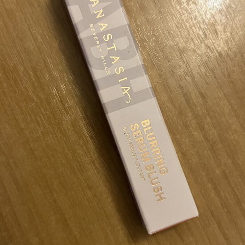 Anastasia Beverly Hills Blurring Serum Blush peach color