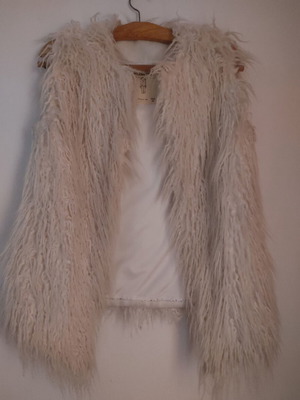 Αμανικη γούνα Pull&Bear μέγεθος S. Φορεμενη μια φορά!
