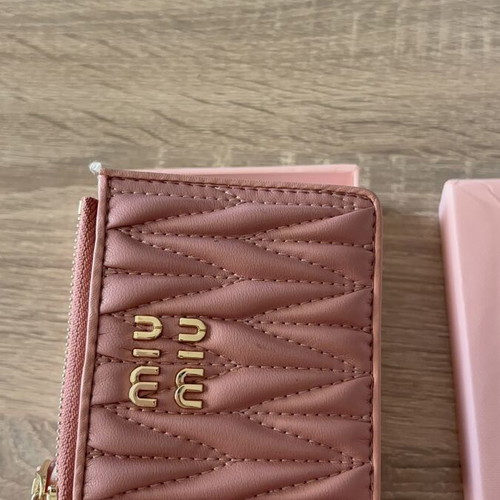 Miu Miu cardholder wallet like new, pink