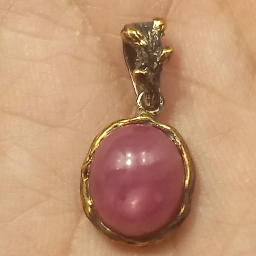 Pendant with 1 natural cabochon ruby 15 ct new
