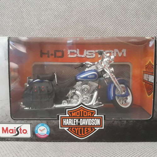 Harley Davidson 1999 FLSTS Heritage Springer син 1:18 мащаб