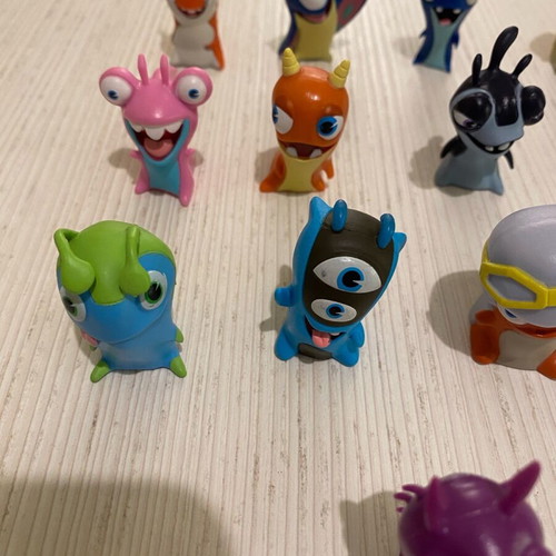 Slugterra 13 used authentic Jakks Pacific figures