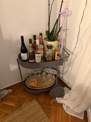 Bar cart like new condition