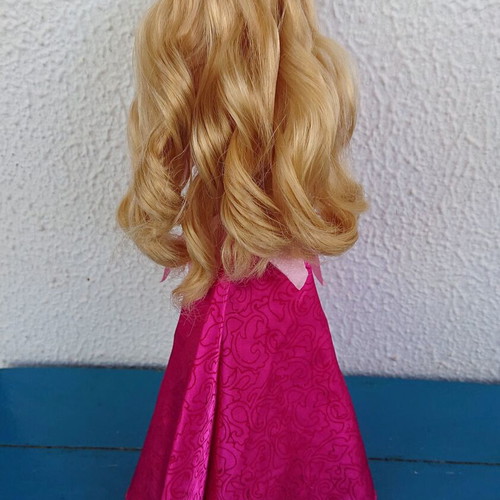 Princess Aurora Sleeping Beauty doll used, Disney Store 2015
