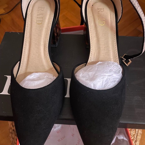 Raid suede pumps like new, size 39, black and brown