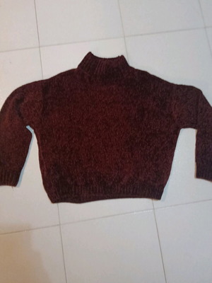 Knitted chenille shirt like new, size S, red
