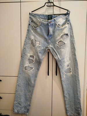 Pull & Bear jeans with rips like new, size 34