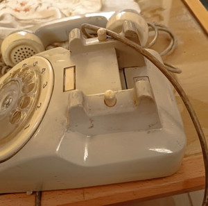 vintage  αναλογικo τηλεφωνο  απο τα  70ς-  made  in  greece-  general   elecrik  hellas
