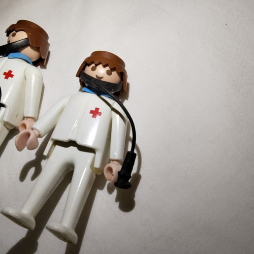 Playmobil 3340 nurse figures, set of 2