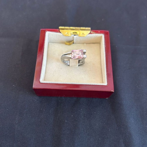 Silver 925 JMA ring with pink stone like new