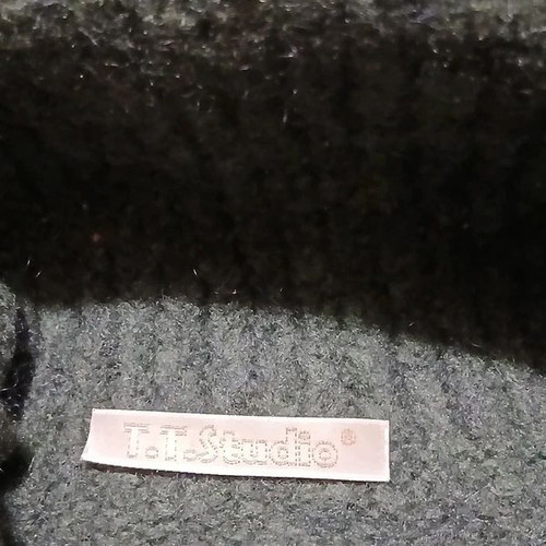 T.T Studio wool and mohair sweater size M like new, green
