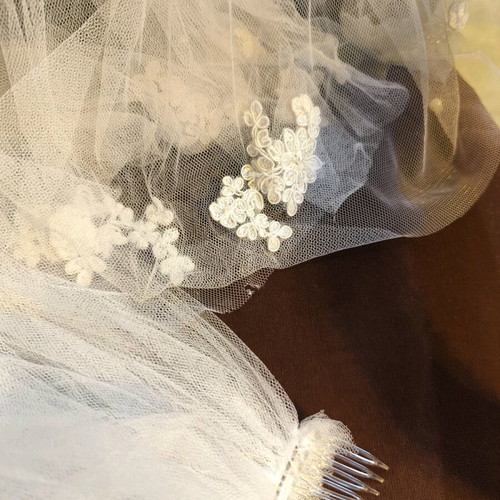 Wedding dress used with bodysuit, sarpa, veil and skirts in tulle, cashmere, lace