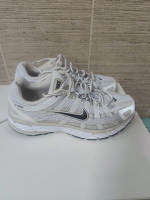 P-6000 Nike shoes size 40 like new
