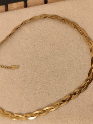Necklace with woven design made of stainless steel gold color new