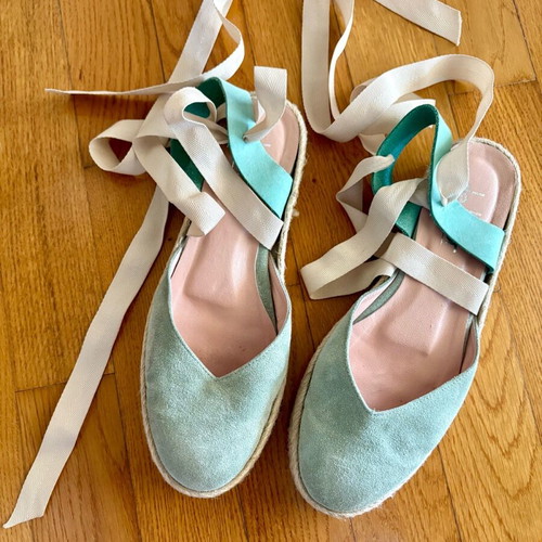 De.bour espadrilles size 40 like new, handmade leather mint color