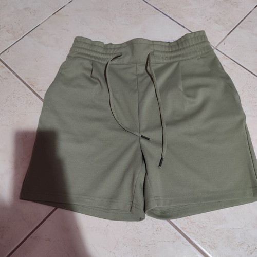 Women's shorts new, size small