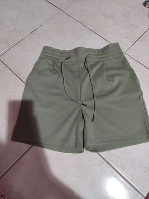 Women's shorts new, size small