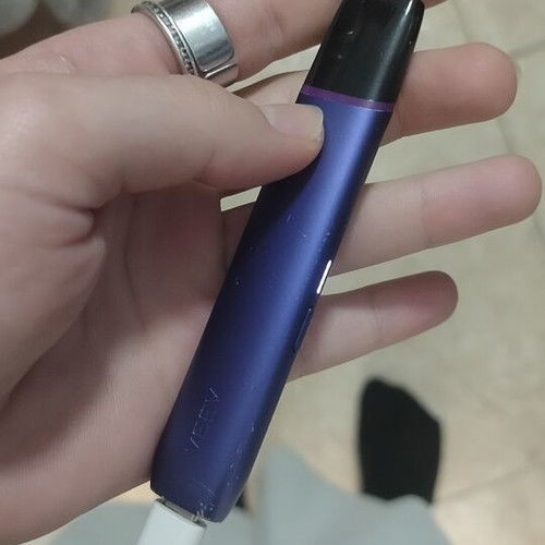 Veev electronic cigarette like new, fully functional with minor marks