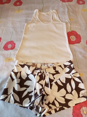 Roxy shorts and white sleeveless top set like new