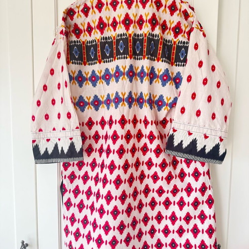Boho kaftani new with striking colors and ikat patterns size M