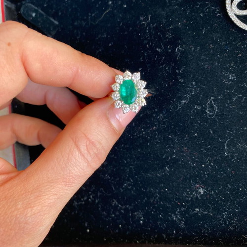 Ring with diamonds and emerald new, 18K, 7.28 g