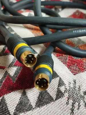 S-VHS S-Video cable 4-pin mini-DIN connector like new