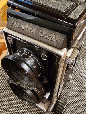 Mamiya C220 vintage camera used