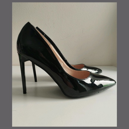Raid stiletto pump new, black patent leather, size 39/39.5
