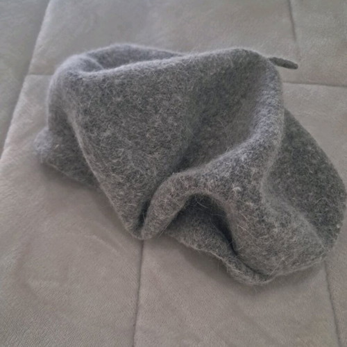 Benetton gray wool beret like new