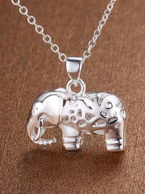 Pendant with 925 silver chain like new, elephant design