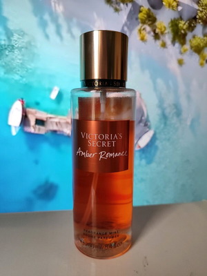 Victoria's Secret Amber Romance Mist used 250ml