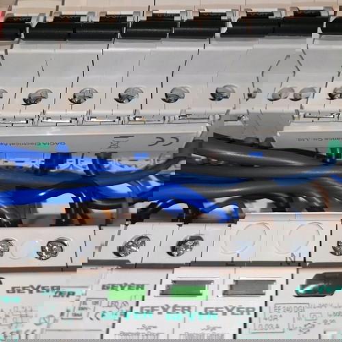 Ηλεκτρολογικός πίνακας καινούργιος μονοφασικός με σύστημα πυρόσβεσης