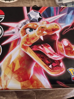 Pokémon TCG σετ συλλεκτικό κουτί 2023 σαν καινούργιο με τάζος