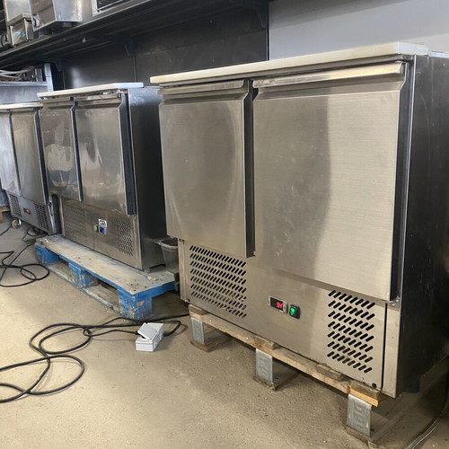 Amitek Saladette Refrigerated Table like new, professional kitchen